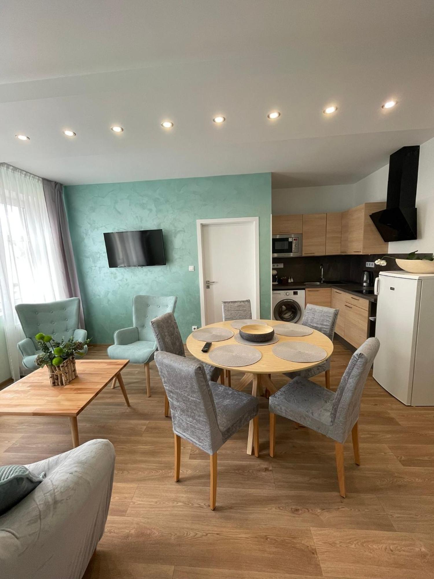 Apartmany Jasmin リベレツ エクステリア 写真