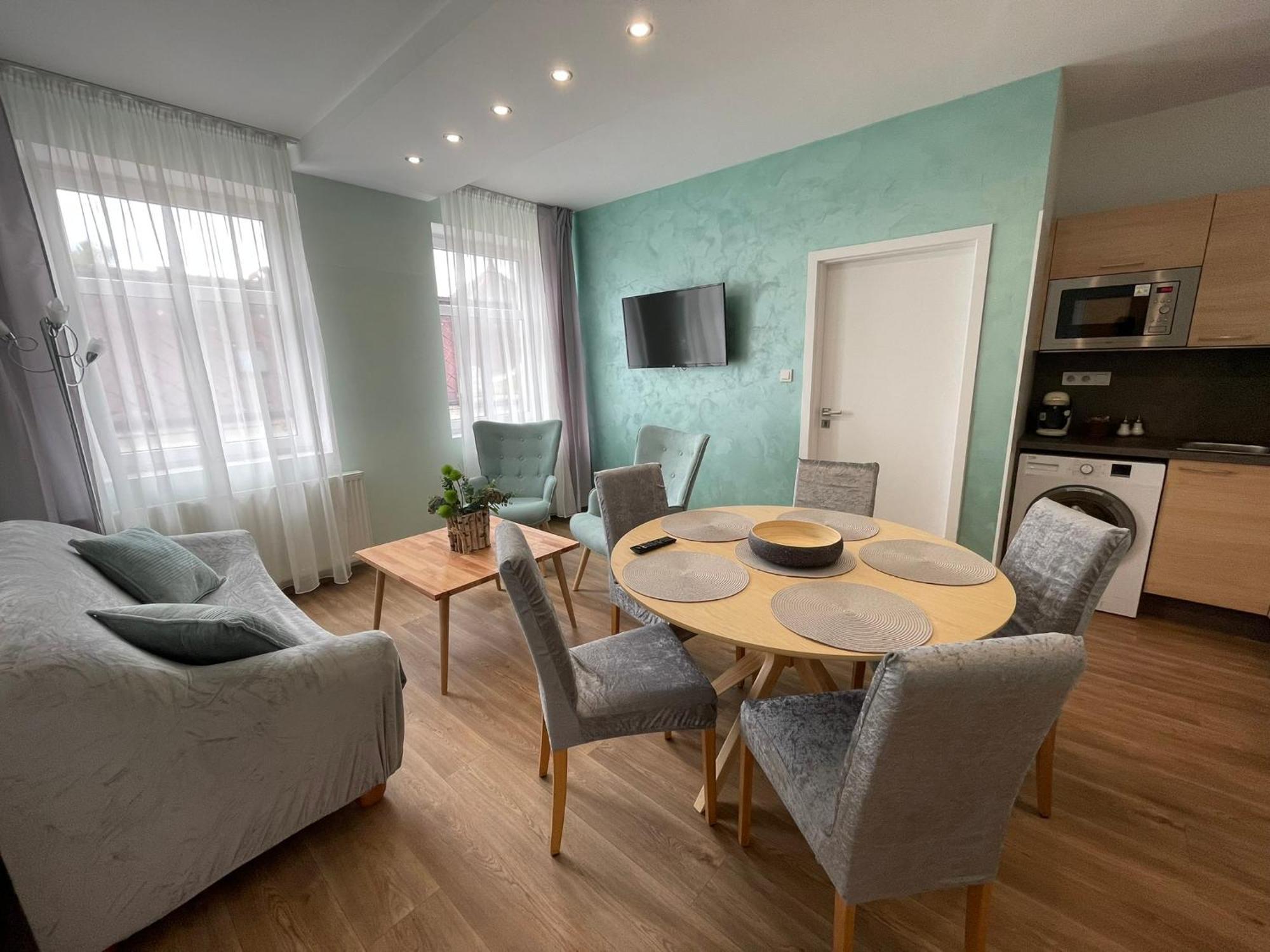 Apartmany Jasmin リベレツ エクステリア 写真